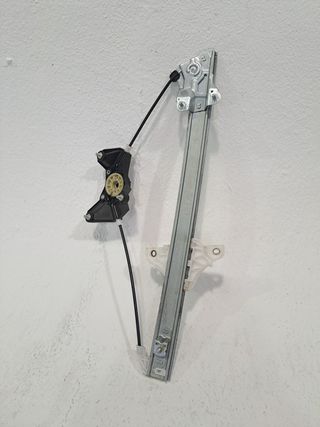 ELEVALUNAS DELANTERO DERECHO TOYOTA YARIS (2)