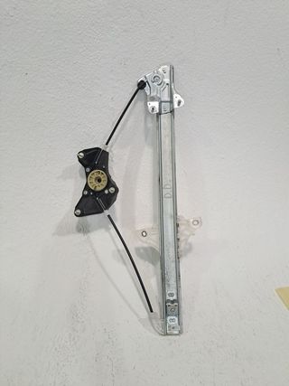 ELEVALUNAS DELANTERO DERECHO TOYOTA YARIS (2)
