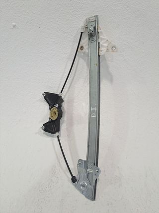 ELEVALUNAS DELANTERO IZQUIERDO TOYOTA YARIS (3)