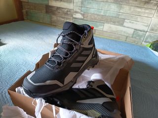 Botas Adidas Terrex Negras y Grises