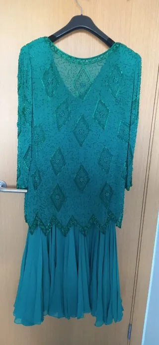 Vestido verde con pedrería