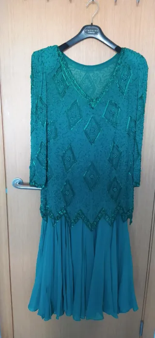 Vestido verde con pedrería