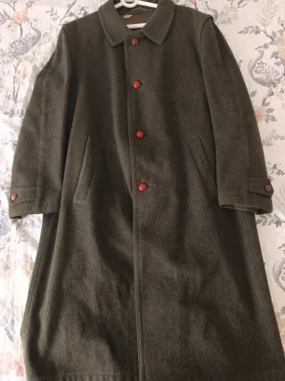 Abrigo clásico hombre verde.