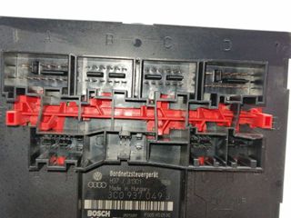 CAJA RELES / FUSIBLES VOLKSWAGEN PASSAT LIM. (3G2)
