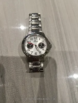 Reloj Lotus Plata y Blanco
