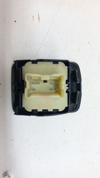 MANDO ELEVALUNAS DELANTERO IZQUIERDO DACIA LOGAN MCV II