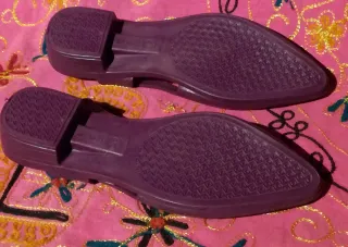ZAPATOS Y SANDALIAS T40:3€/ZAPATILLAS T39:1,5€