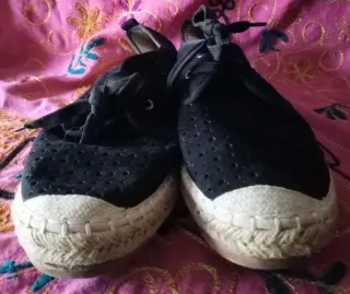 ZAPATOS Y SANDALIAS T40:3€/ZAPATILLAS T39:1,5€