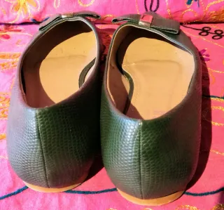 ZAPATOS Y SANDALIAS T40:3€/ZAPATILLAS T39:1,5€