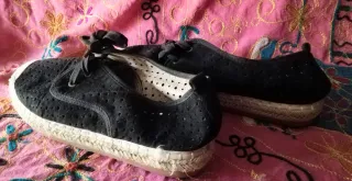 ZAPATOS Y SANDALIAS T40:3€/ZAPATILLAS T39:1,5€
