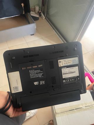 Portátil Toshiba NB250 Negro