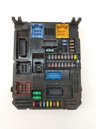 CAJA RELES / FUSIBLES CITROEN BERLINGO (6)
