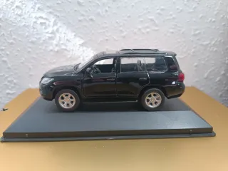 Coche Lexus LX 570 1:43
