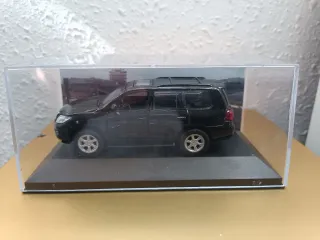 Coche Lexus LX 570 1:43