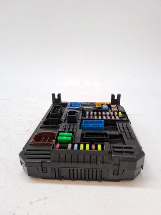 CAJA RELES / FUSIBLES OPEL CROSSLAND X (2)