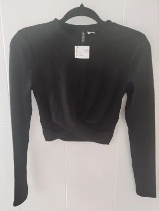 Camiseta H&M brillante negra talla S. Con etiqueta