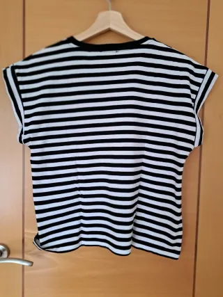 Camiseta Zara Rayas Blancas y Negras