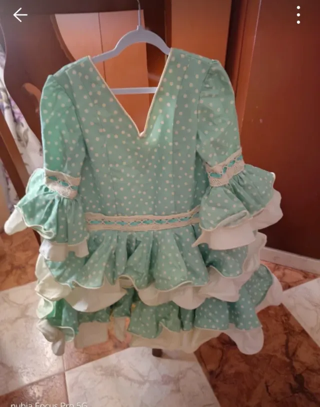 Vestido infantil lunares volantes