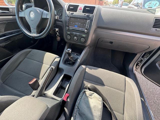 Volkswagen Golf 2004