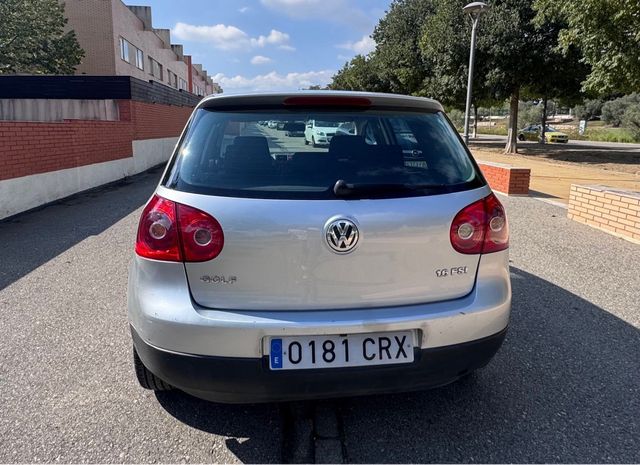 Volkswagen Golf 2004