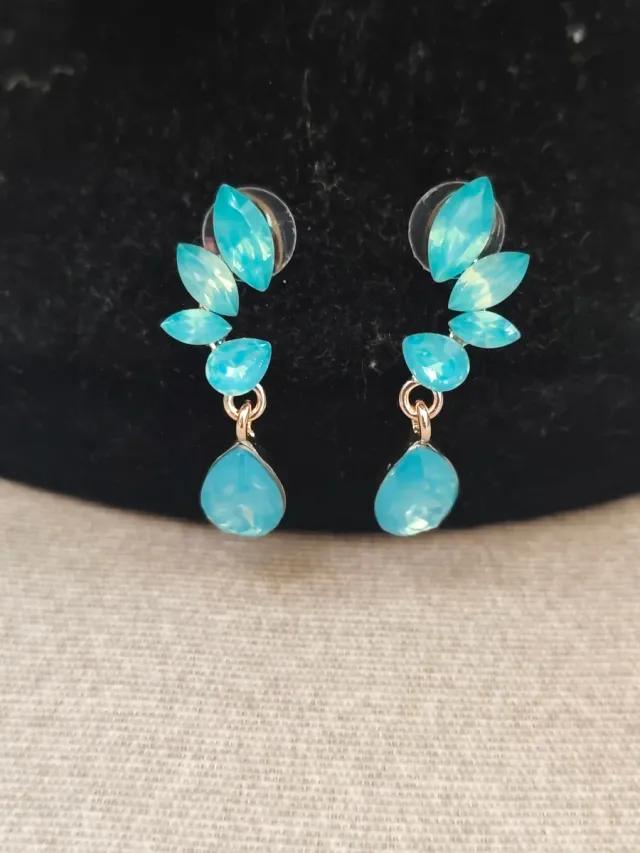 Pendientes azules turquesa con piedras