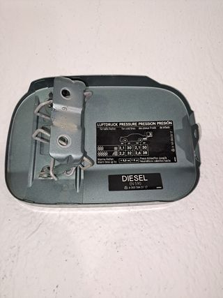 TAPA EXTERIOR COMBUSTIBLE MERCEDES-BENZ CLASE A (W169)