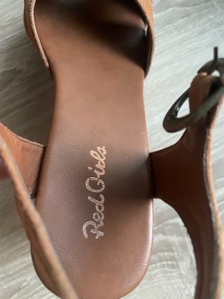 Sandalias de cuña marrones