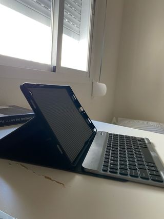 Funda con Teclado Bluetooth Samsung Tab A9+ 11