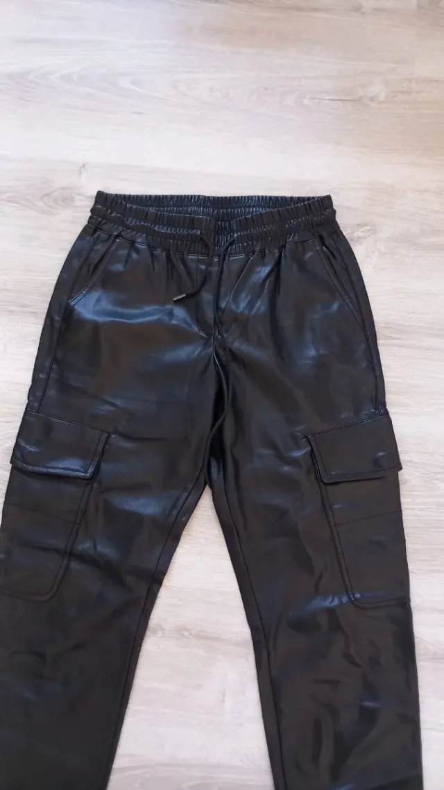 Pantaloni ecopelle Zara neri