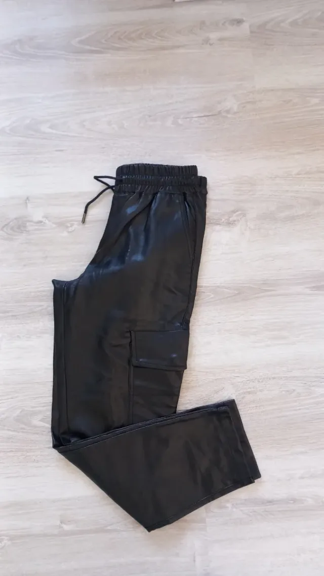 Pantaloni ecopelle Zara neri