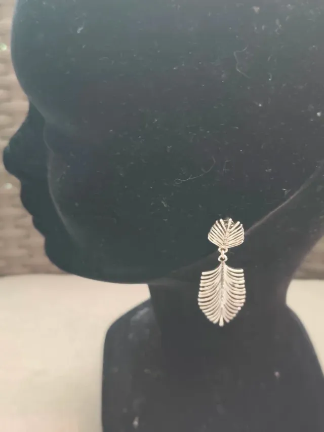 Pendientes hoja plateados