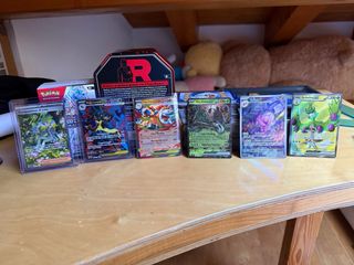 Carte Pokémon Allenatore e Mega Lucario EX