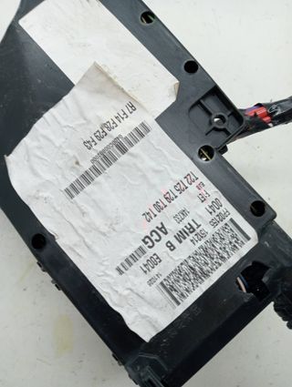 CAJA RELES / FUSIBLES FORD FOCUS LIM.