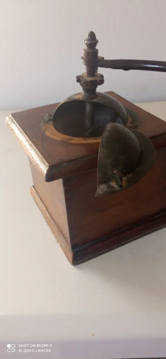 Molinillo de café vintage madera y metal