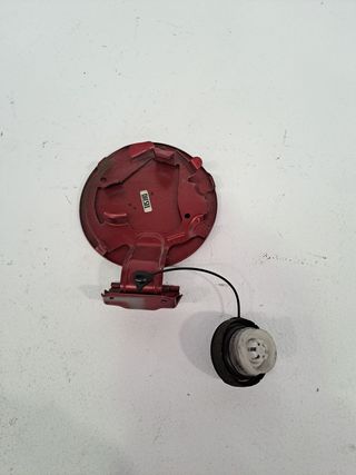 TAPA EXTERIOR COMBUSTIBLE MAZDA 3 LIM. ()