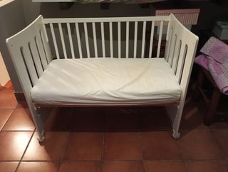 Cuna blanca con ruedas + colchon