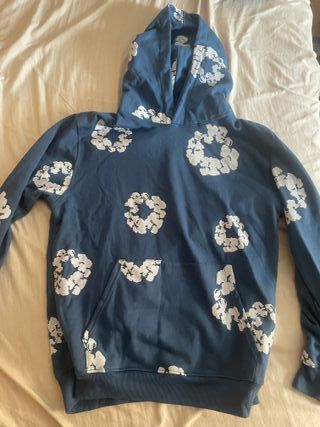 Chándal azul con estampado floral