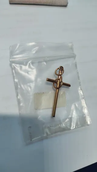Cruz plata chapada oro