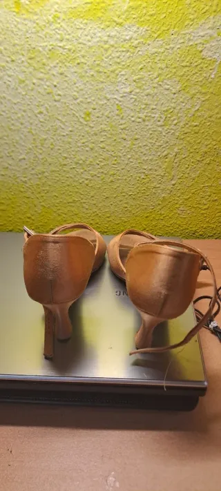 Zapatos de baile latino Topline dorados