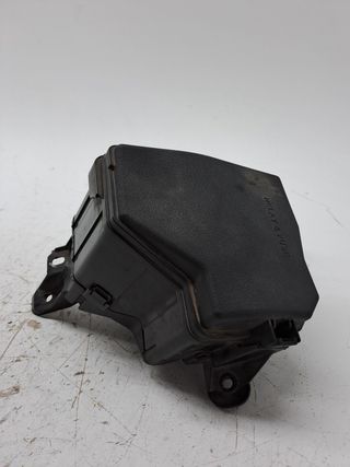 CAJA RELES / FUSIBLES TOYOTA YARIS (9)