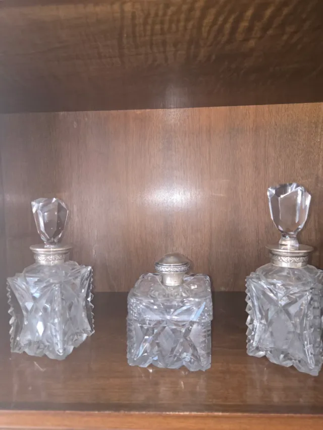 Juego tocador vidrio y plata, muy antiguo