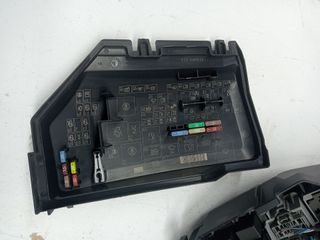 CAJA RELES / FUSIBLES LAND ROVER EVOQUE