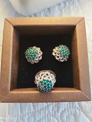 Conjunto de Joyas Antiguas con Piedras Verdes