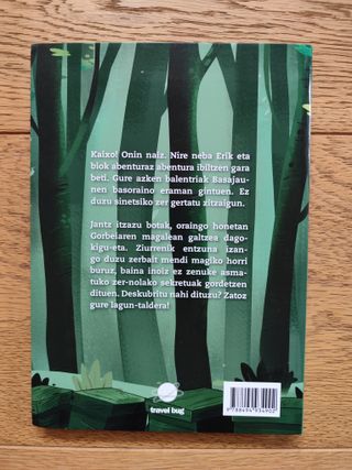 Libro ONIN ETA BASOKO MISTERIOA Liburu + chapa