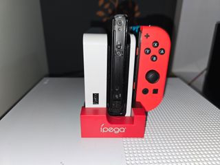Nintendo Switch OLED con 4 mandos