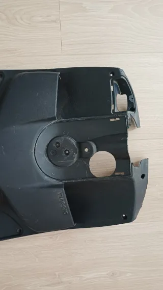 Contraescudo Piaggio Carnaby Negro