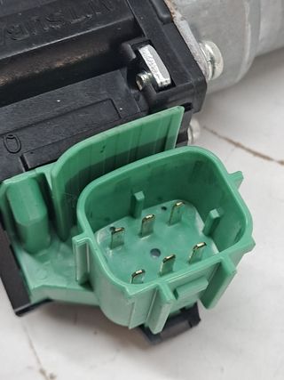 ELEVALUNAS DELANTERO IZQUIERDO NISSAN LEAF