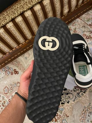 Zapatos Gucci Negros y Blancos