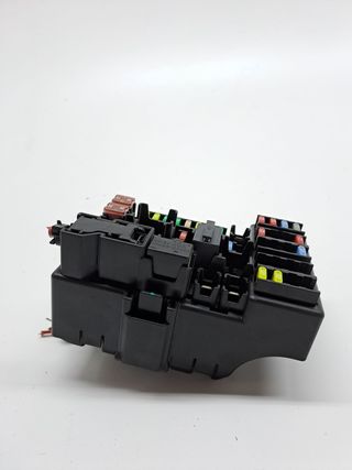 CAJA RELES / FUSIBLES OPEL ADAM