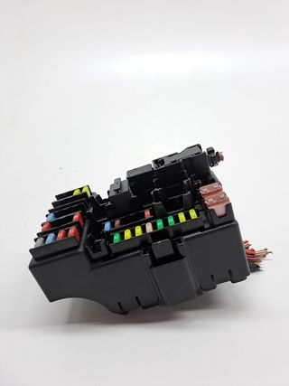 CAJA RELES / FUSIBLES OPEL ADAM